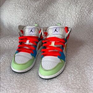Jordan Red and Green Sneakers High-Top Design